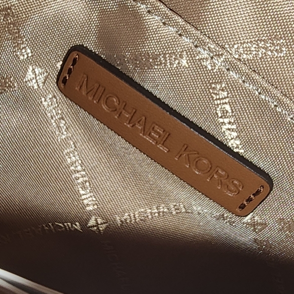 Michael KORS Jet Set Travel‎ Tan/brown Wristlet - Picture 8 of 11
